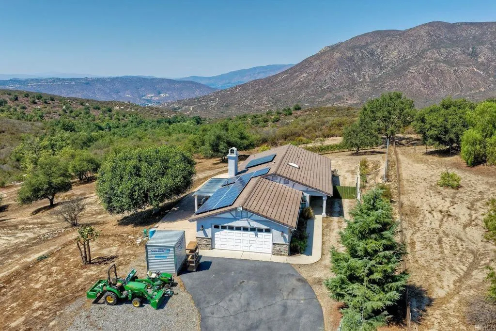 19205 Marshall Way, Valley Center, California 92082 home-pic-50