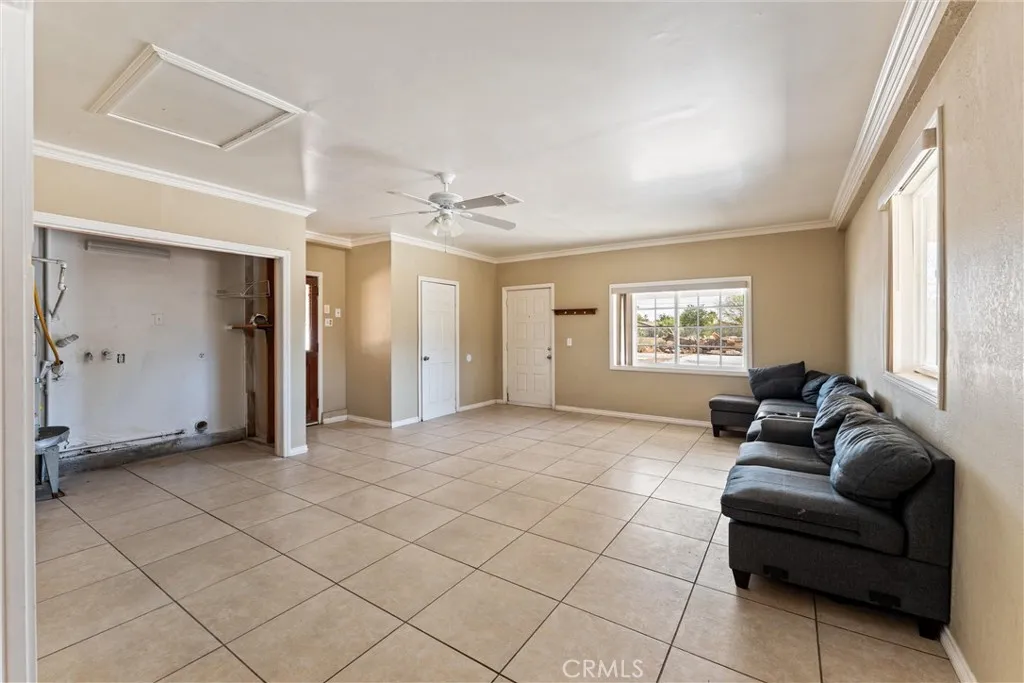 1729 W Avenue N8, Palmdale, California 93551 home-pic-6