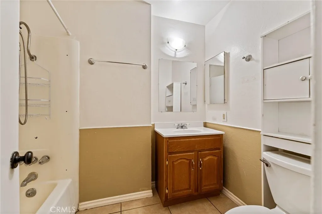 1729 W Avenue N8, Palmdale, California 93551 home-pic-8