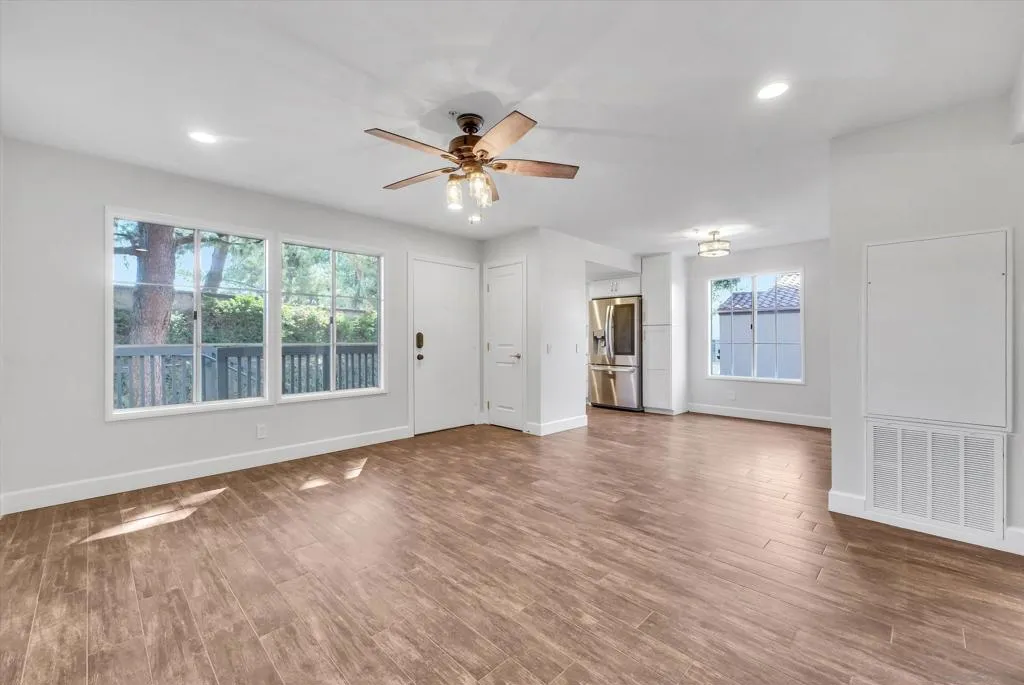 155 N Cross Creek Rd K, Orange, California 92869, 2 Bedrooms Bedrooms, ,2 BathroomsBathrooms,Residential,For Sale,Cross Creek Rd,250037723SD