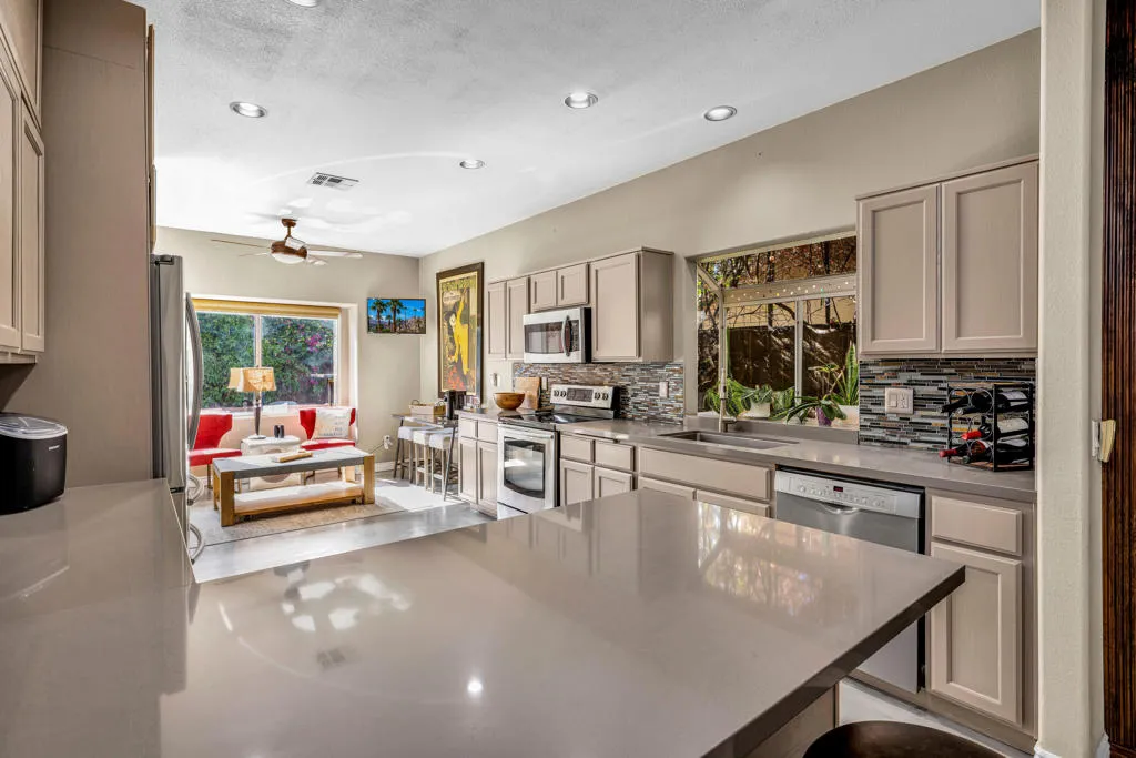 54175 Avenida Madero, La Quinta, California 92253 home-pic-12