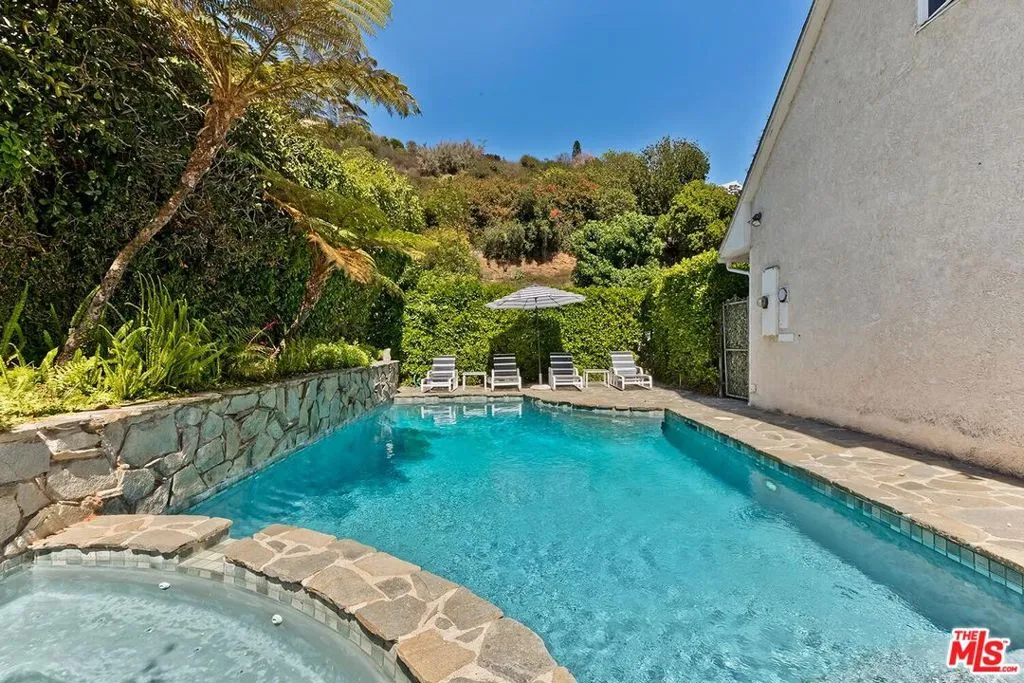 1041 Chantilly Road, Los Angeles, California 90077 home-pic-25