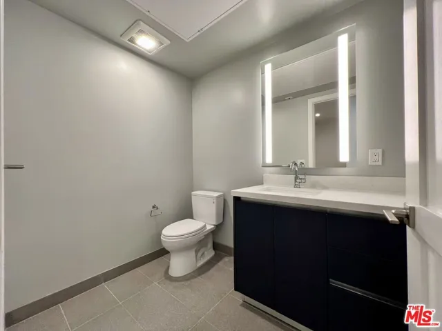 5801 Camerford Avenue 308, Los Angeles, California 90038