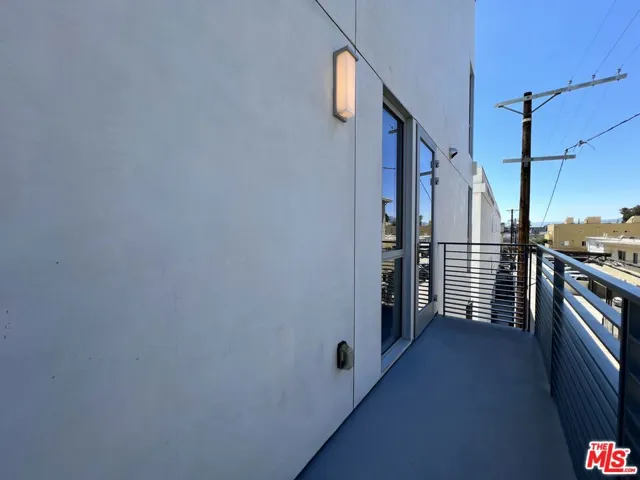 5801 Camerford Avenue 308, Los Angeles, California 90038
