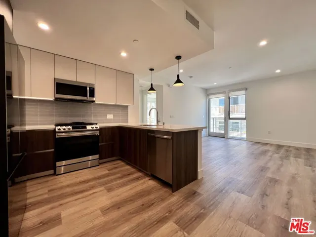 5801 Camerford Avenue 308, Los Angeles, California 90038