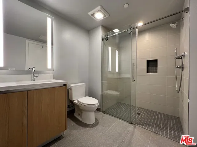 5801 Camerford Avenue 308, Los Angeles, California 90038