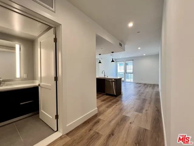5801 Camerford Avenue 308, Los Angeles, California 90038