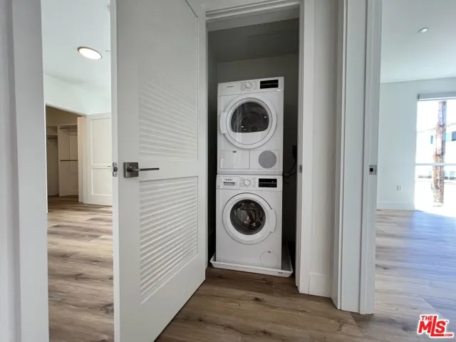 5801 Camerford Avenue 308, Los Angeles, California 90038