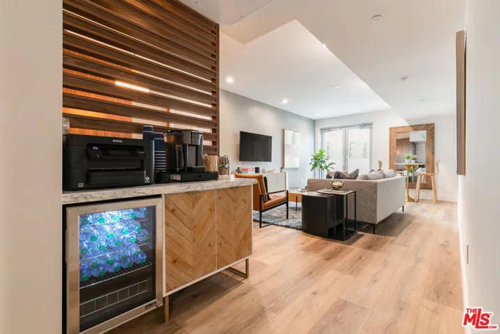 5801 Camerford Avenue 308, Los Angeles, California 90038