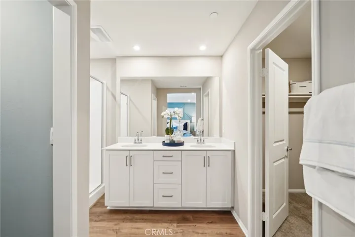 MODEL HOME