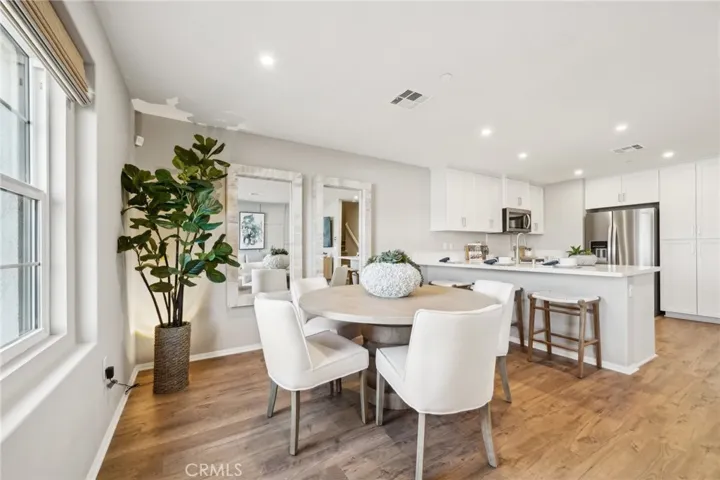 MODEL HOME
