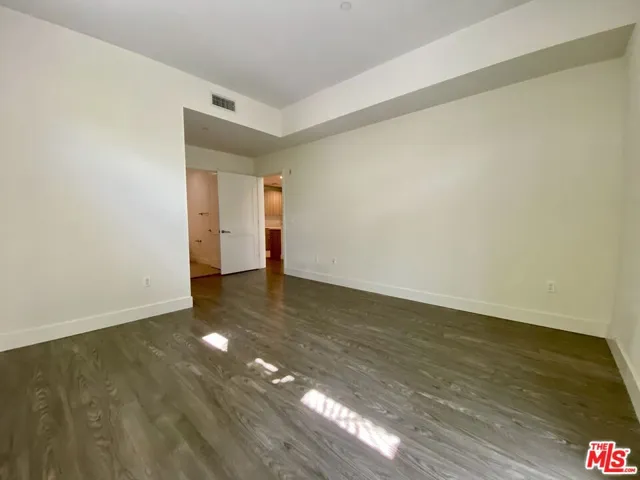 1232 N Kings Road 105, West Hollywood, California 90069