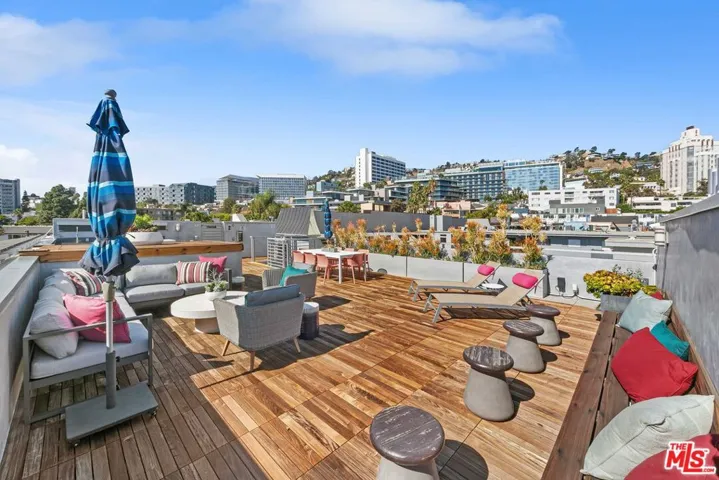 1232 N Kings Road 105, West Hollywood, California 90069