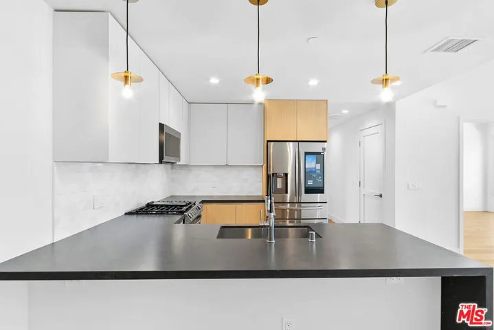1001 N Fairfax Avenue Ph4, West Hollywood, California 90046