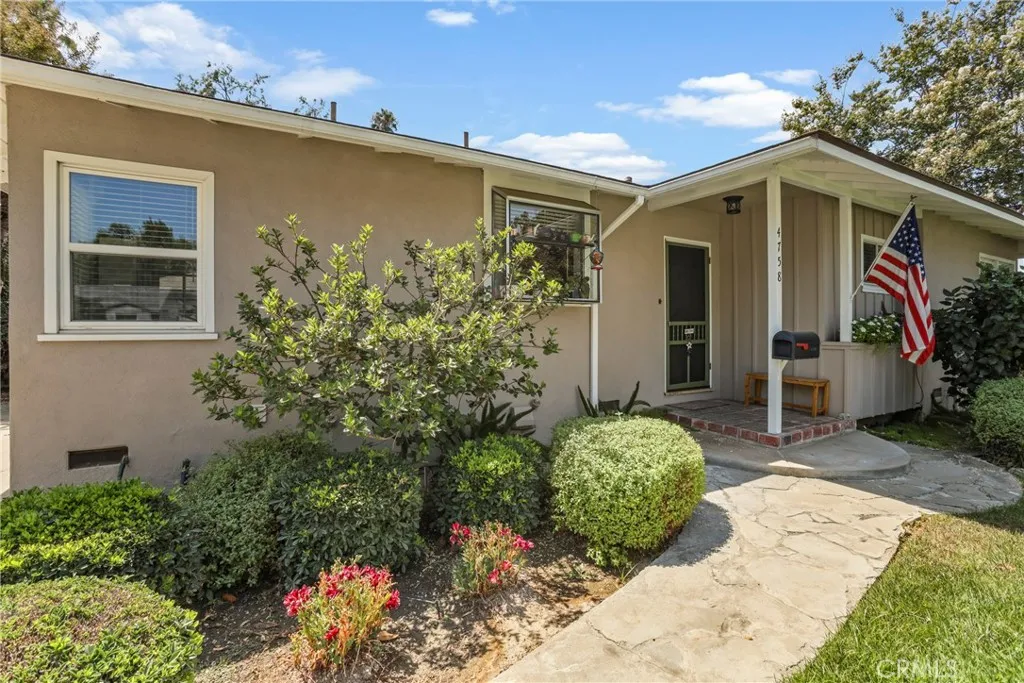 4758 El Molino Avenue, Riverside, California 92504 home-pic-4