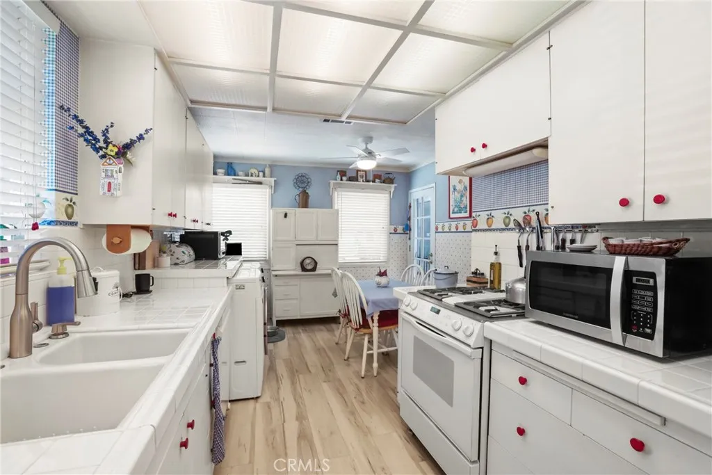4758 El Molino Avenue, Riverside, California 92504 home-pic-15