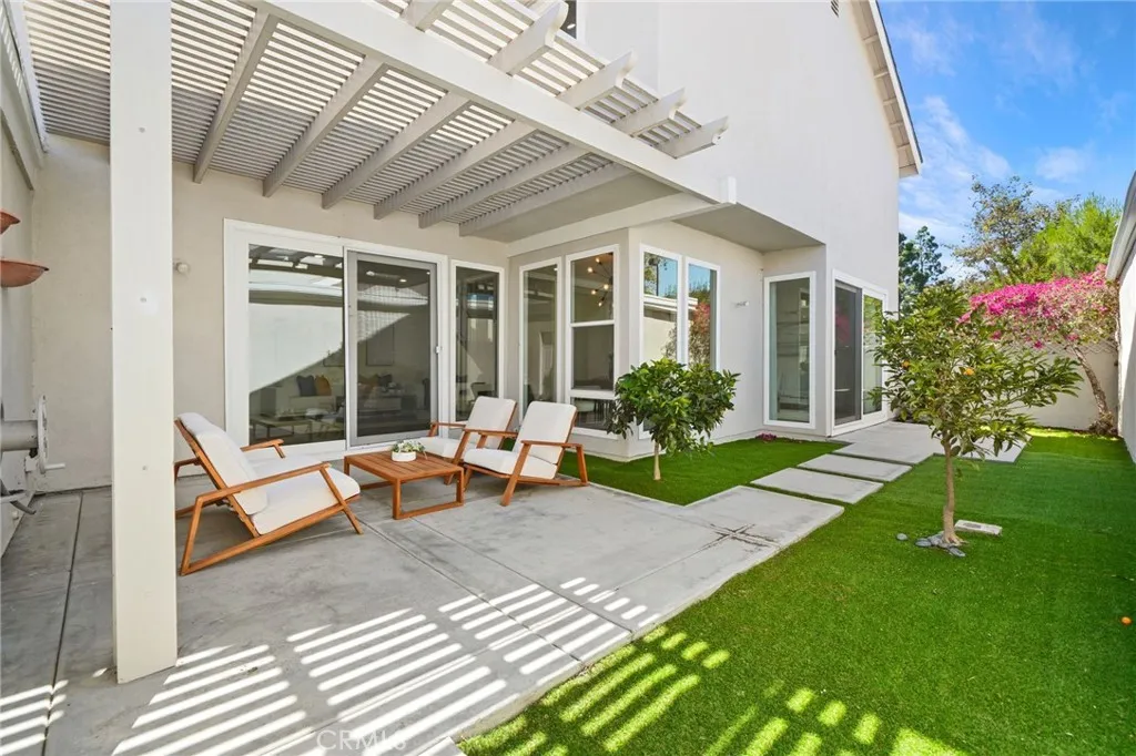 30 Woodland Drive, Irvine, California 92604 home-pic-32