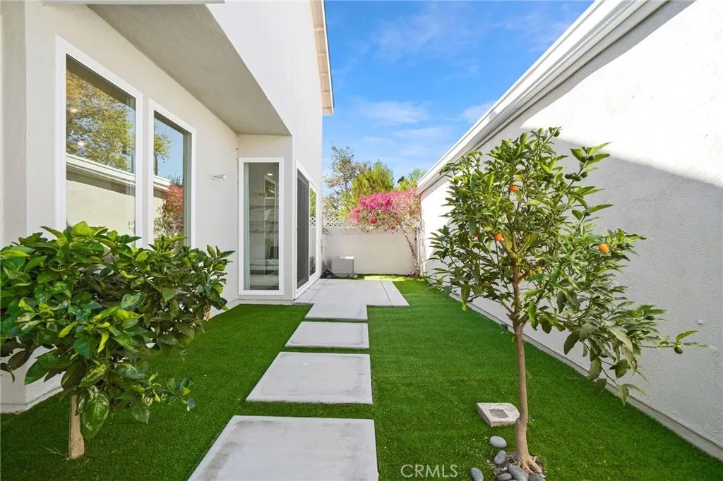 30 Woodland Drive, Irvine, California 92604 home-pic-34