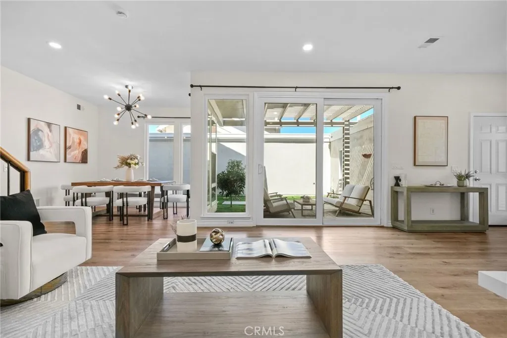 30 Woodland Drive, Irvine, California 92604 home-pic-9