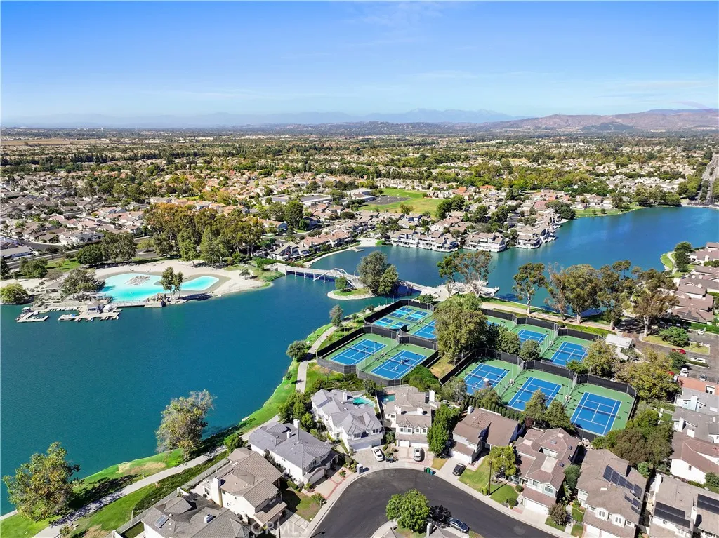 30 Woodland Drive, Irvine, California 92604 home-pic-36