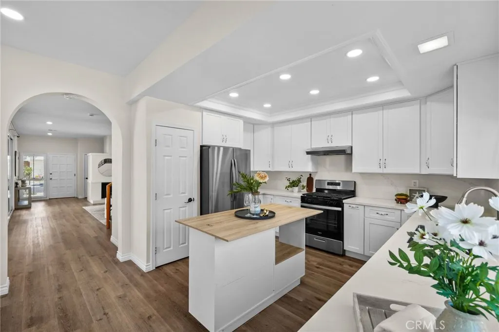 30 Woodland Drive, Irvine, California 92604 home-pic-19