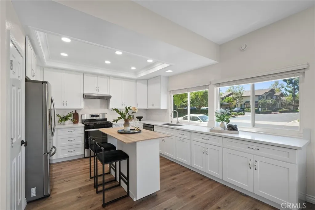 30 Woodland Drive, Irvine, California 92604 home-pic-14