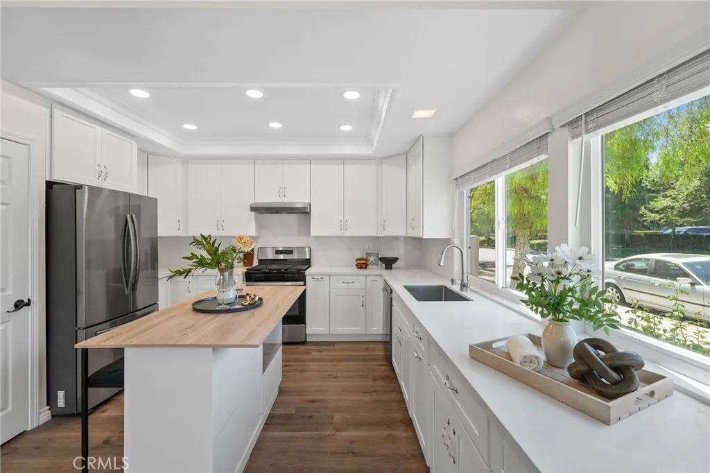 30 Woodland Drive, Irvine, California 92604 home-pic-18