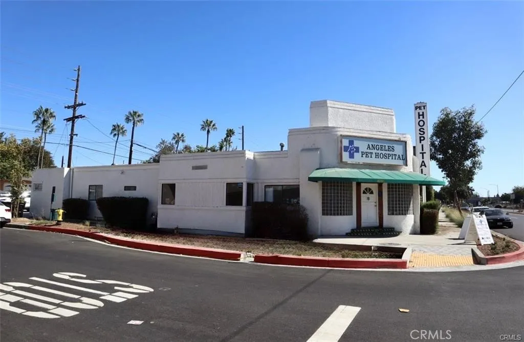 Front exterior of Veterinary Hospital.