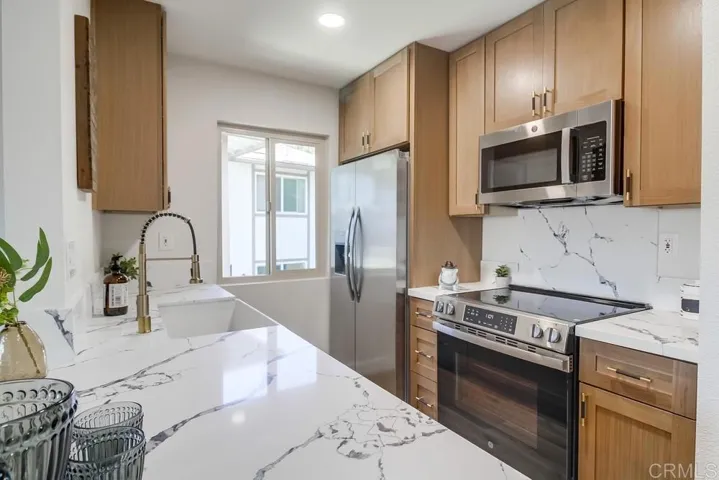 6548 Bell Bluff Avenue, San Diego, California 92119