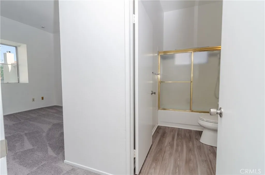 24115 Evans Avenue 1, Newhall, California 91321 home-pic-31