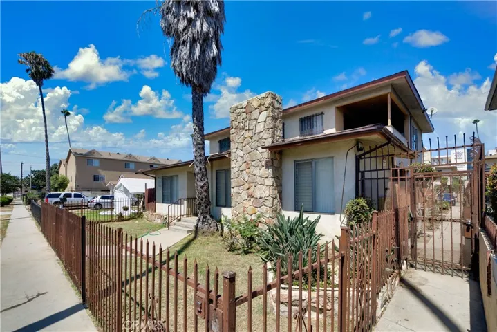 517 E 97th Street, Inglewood, California 90301