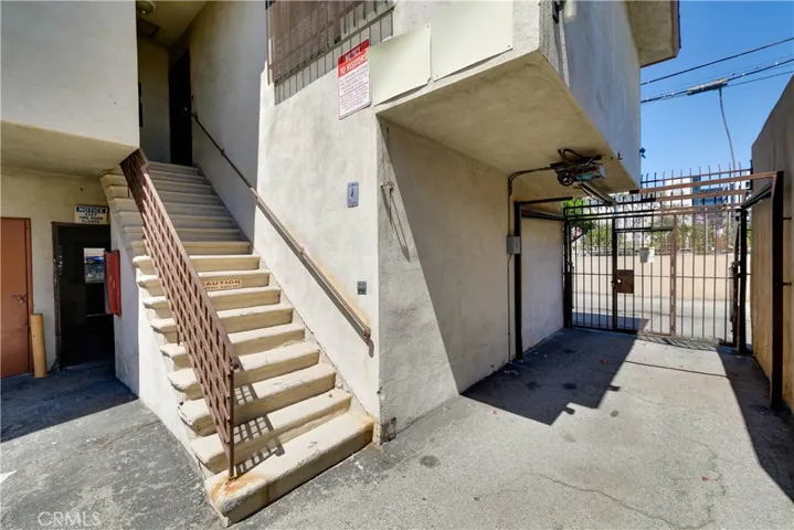 517 E 97th Street, Inglewood, California 90301