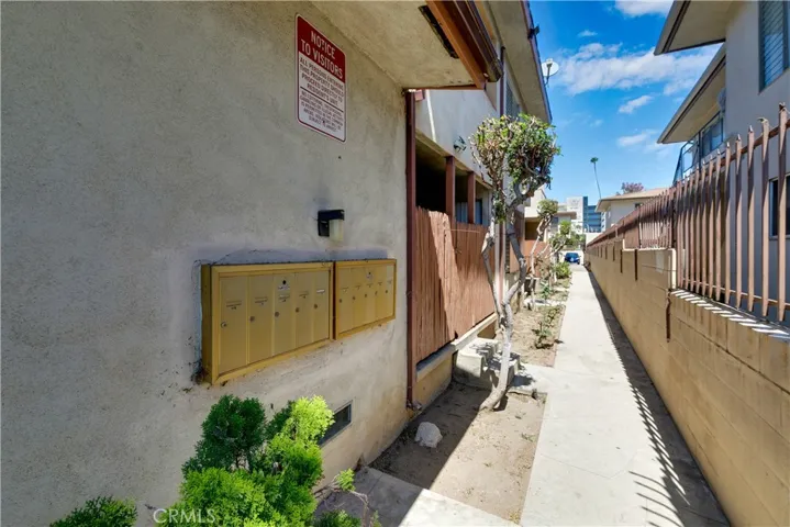 517 E 97th Street, Inglewood, California 90301