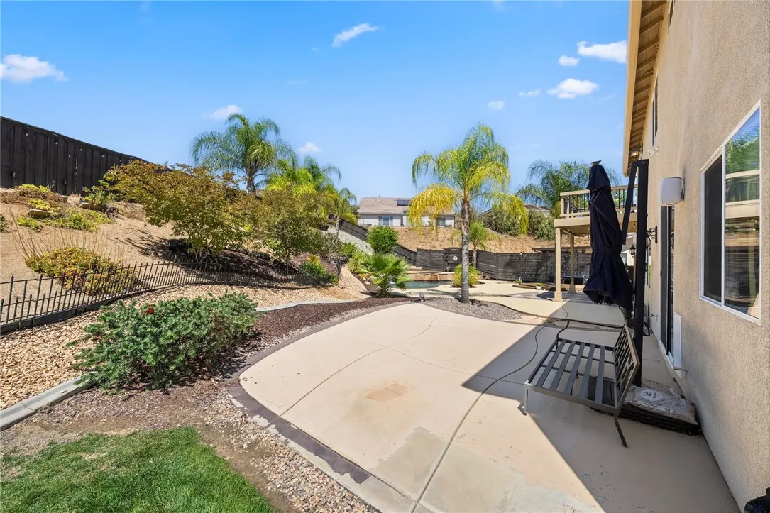 25004 Crestpeak Court, Menifee, California 92584 home-pic-49