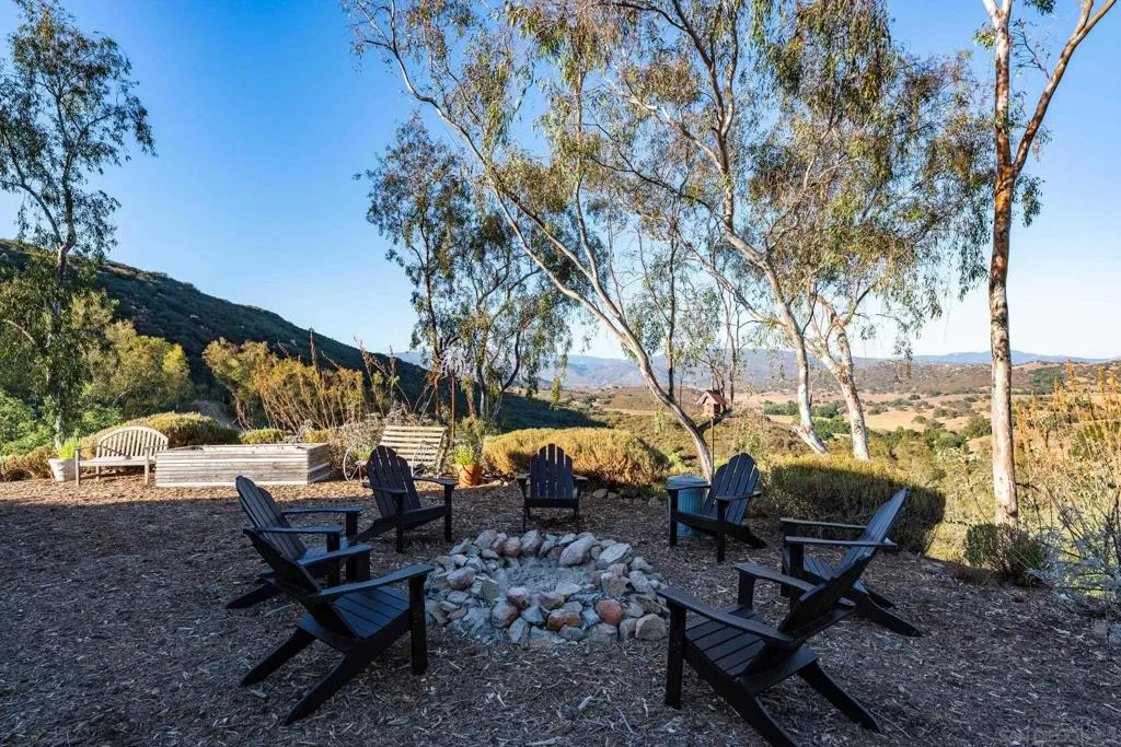 23898 Crown Hill Ln, Escondido, California 92027 home-pic-15