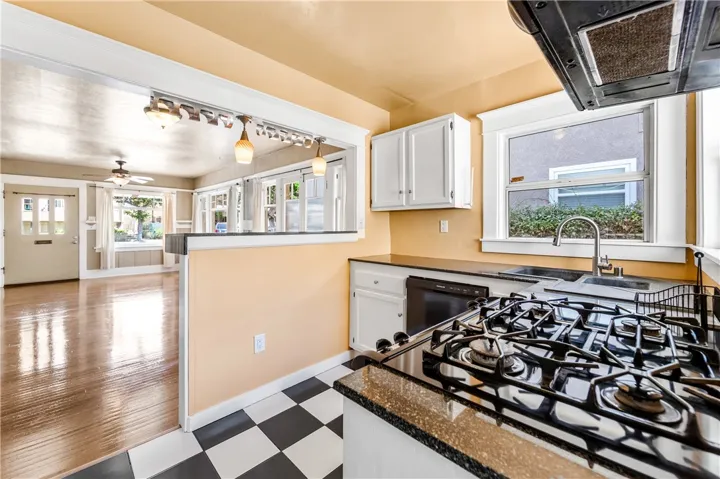 1812 1st Street, Long Beach, California 90802