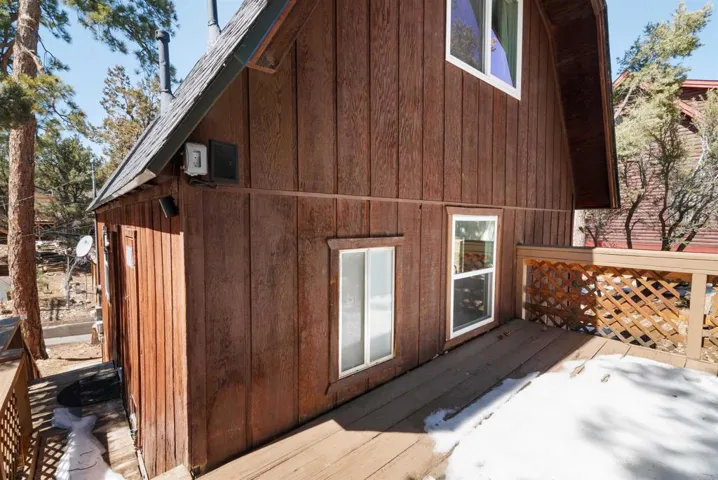 193 Riverside Ave, Sugarloaf, California 92386