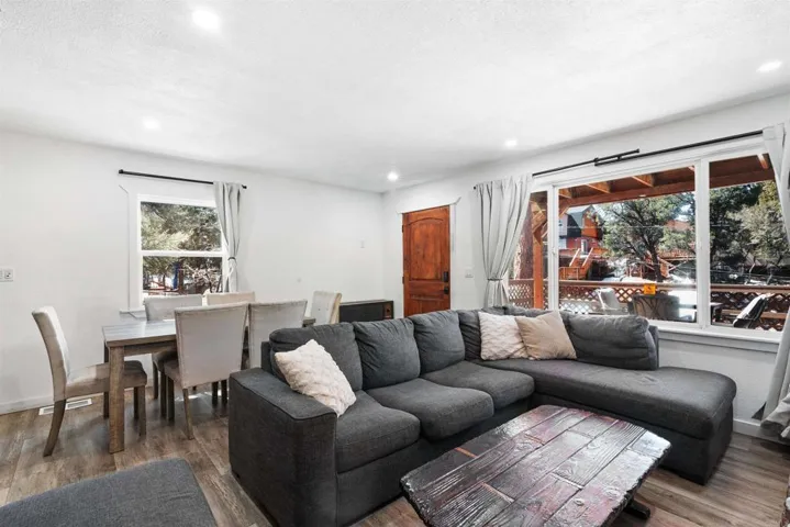 193 Riverside Ave, Sugarloaf, California 92386