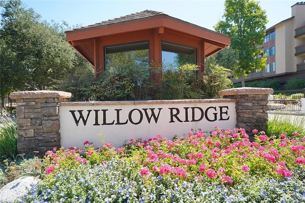 2510 E Willow 109, Signal Hill, California 90755, 2 Bedrooms Bedrooms, ,2 BathroomsBathrooms,Residential,For Sale,Willow,PW25196212