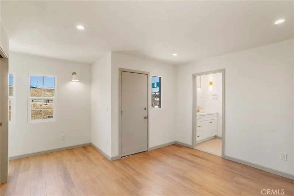 1241 W 22nd Street, Los Angeles, California 90007 home-pic-9