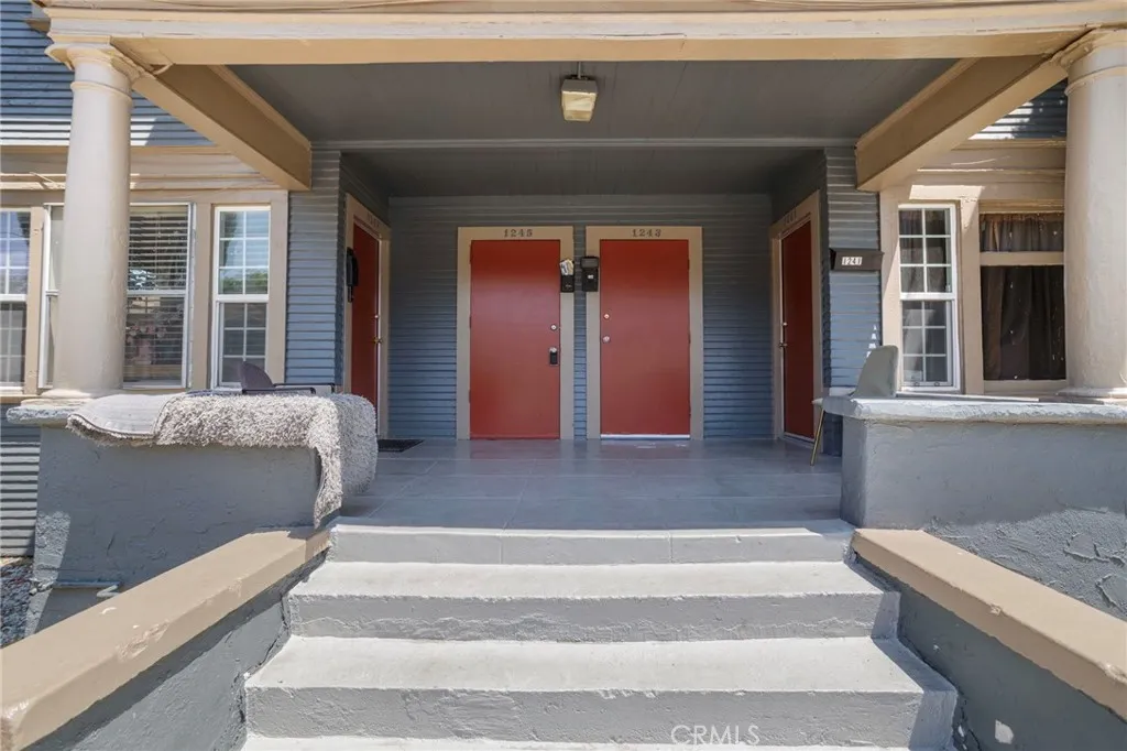 1241 W 22nd Street, Los Angeles, California 90007 home-pic-1