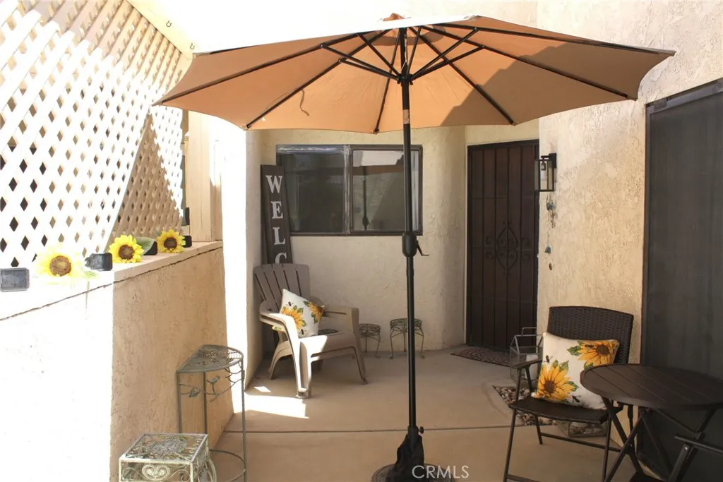 49216 Wayne Street, Indio, California 92201 home-pic-2