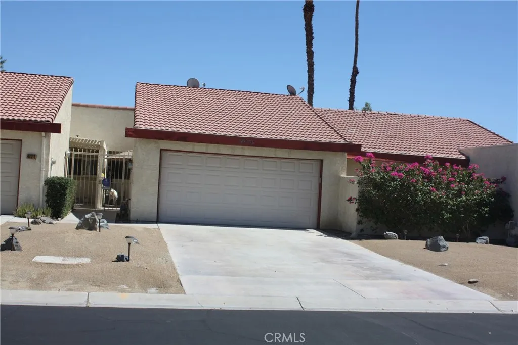 49216 Wayne Street, Indio, California 92201 home-pic-1