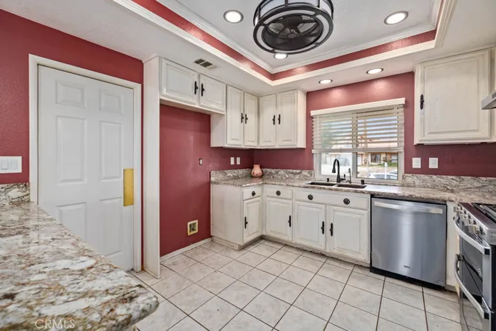 36324 43rd St E, Palmdale, California 93552