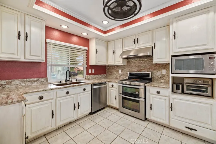 36324 43rd St E, Palmdale, California 93552