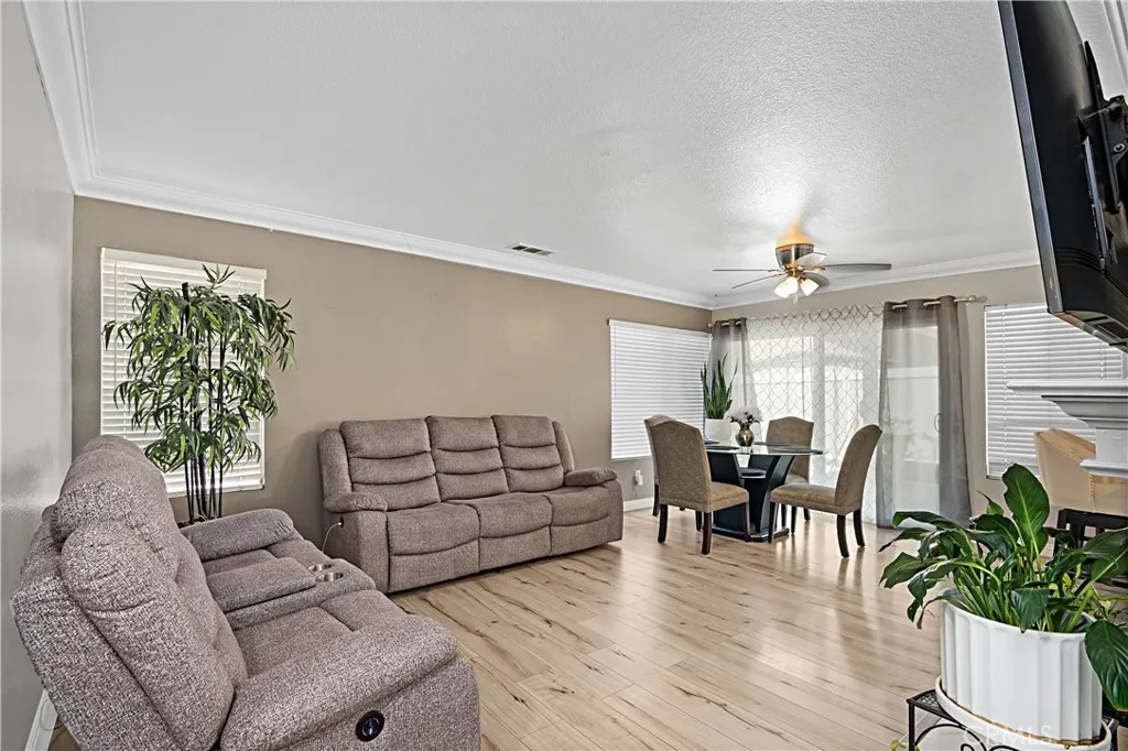 1605 Knox Circle, Corona, California 92879 home-pic-7