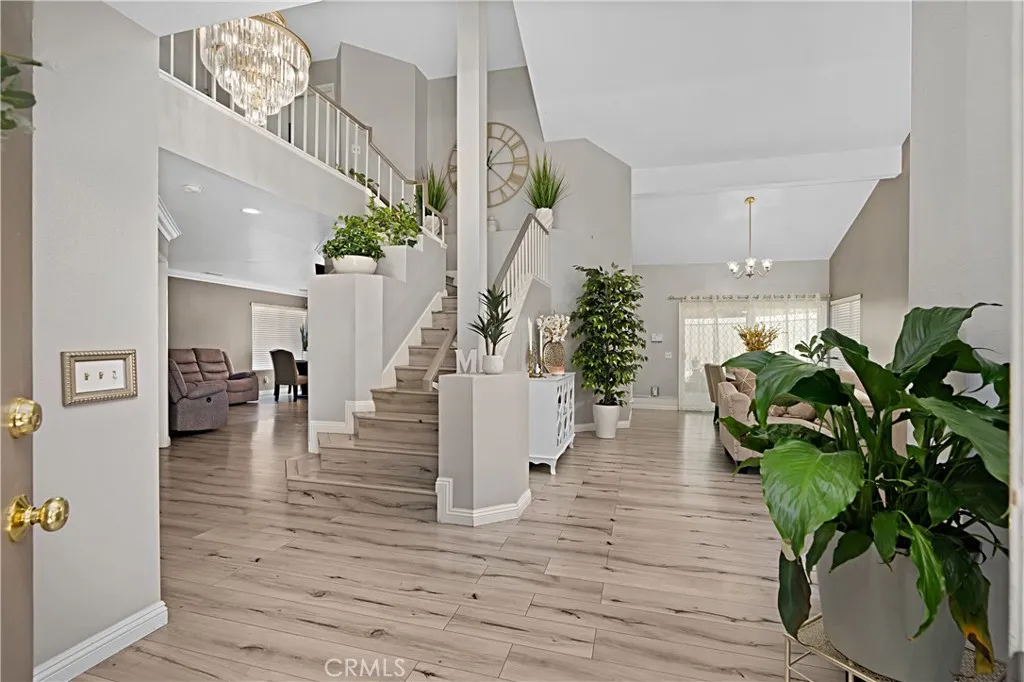 1605 Knox Circle, Corona, California 92879 home-pic-3