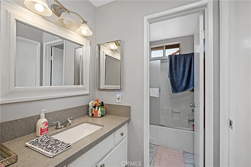 1605 Knox Circle, Corona, California 92879 home-pic-20