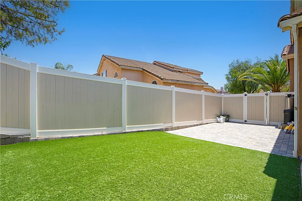 1605 Knox Circle, Corona, California 92879 home-pic-24