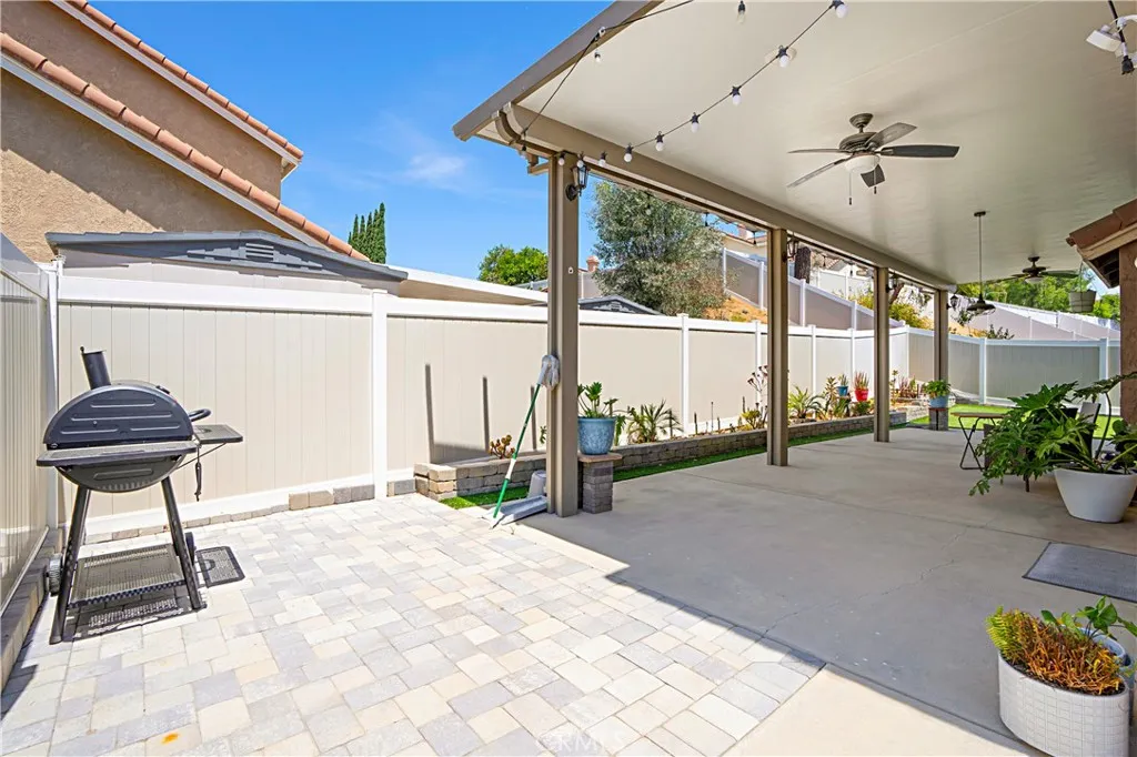 1605 Knox Circle, Corona, California 92879 home-pic-28